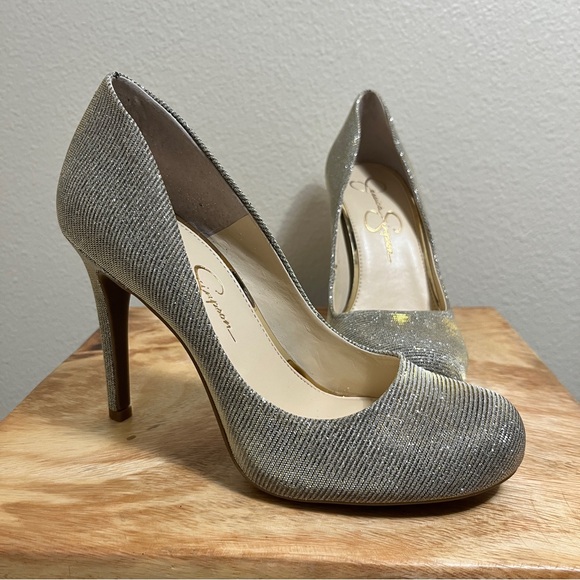 Jessica Simpson Shoes - NWOT Jessica Simpson Glittering Silver Heels Pumps, size 7